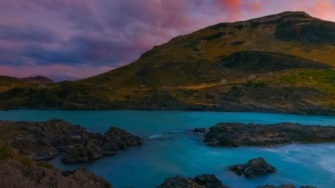 Mountain river at sunset — Stillmotion