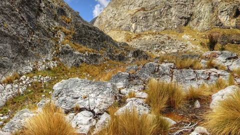 Mountain valley with alpine lakes — Stillmotion