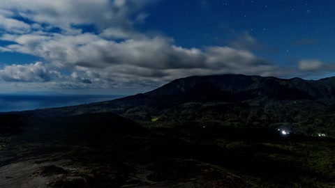 Volcanic crater with glowing lava — Stillmotion