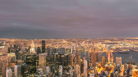 Skyscrapers over city at sunset — Stillmotion