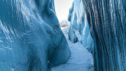 Ice crevasse walls — Stillmotion