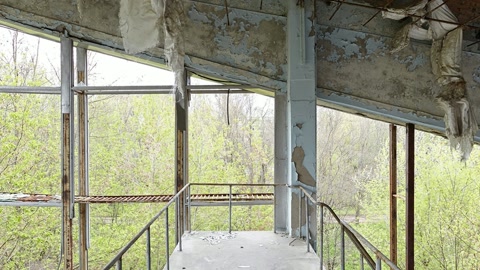 Abandoned interior with broken windows — Stillmotion