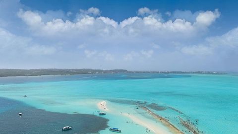Turquoise lagoon with small islands — Stillmotion