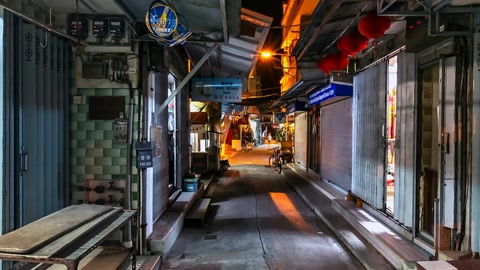 Narrow indoor market alley with stairs — Stillmotion
