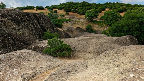 Cliff tops under cloudy skies — Stillmotion