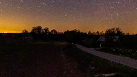 Night highway under starry sky — Stillmotion