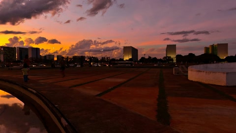Modern architectural complex at dusk — Stillmotion
