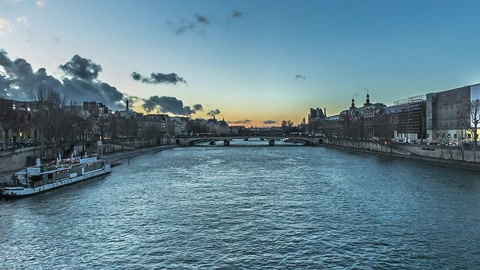 Pont des Arts - Seine River - Paris - France. — Stillmotion