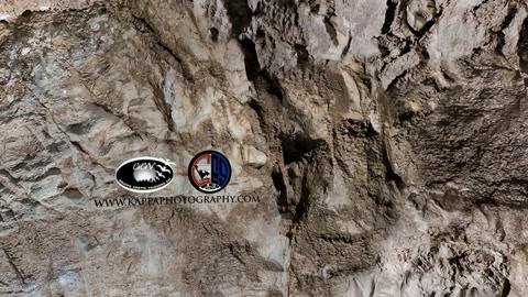 Rock grotto cave wall — Stillmotion