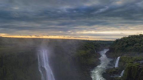 Waterfalls under cloudy evening skies — Stillmotion