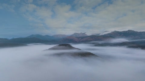 Snowfield above sea of fog — Stillmotion