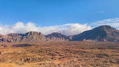 Rocky tundra landscape — Stillmotion