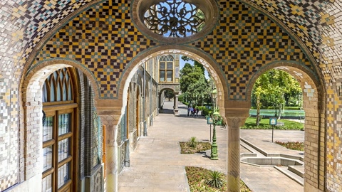 Mosaic tiled entrance hall — Stillmotion