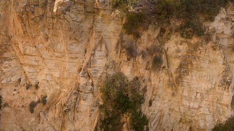 Rocky canyon cliffs — Stillmotion