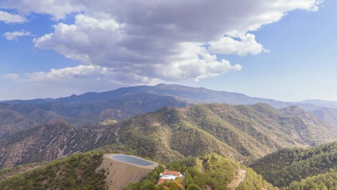Mountain path through forested hills — Stillmotion