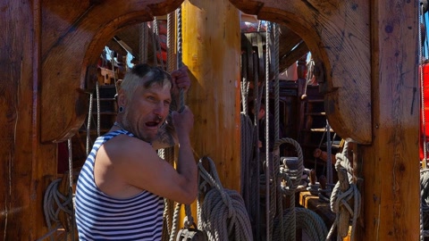 Men aboard a sailing ship — Stillmotion