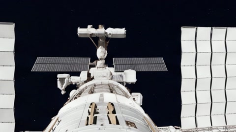 Space station orbiting Earth — Stillmotion