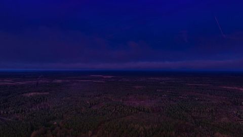 Vibrant sunset sky over fields — Stillmotion