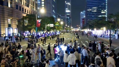 Crowded night city plaza — Stillmotion
