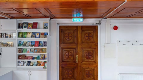 Orthodox church interior with icons — Stillmotion