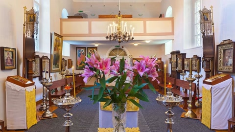 Orthodox church interior with iconostasis — Stillmotion