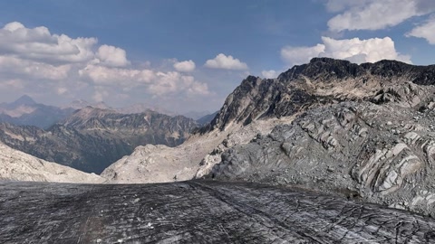 Glacier mountain ridge under clouds — Stillmotion