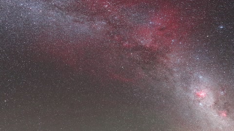 A comet across the Zodiac — Stillmotion