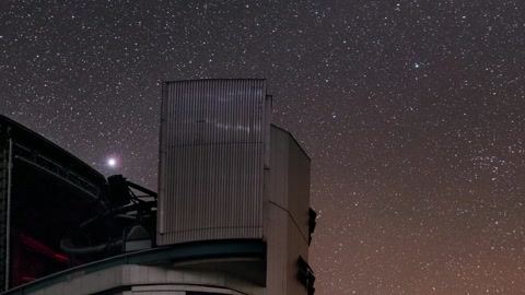 Night sky gems over the Very Large Telescope — Stillmotion