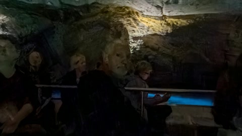 Underground grotto with boat tour — Stillmotion