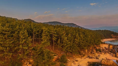 Coastal cliffs at sunset — Stillmotion