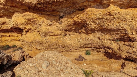 Rocky sea cliff shoreline — Stillmotion