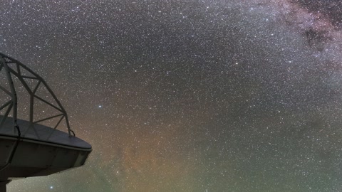 Antennas towards the Milky Way — Stillmotion