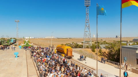 Promenade with flags and crowd — Stillmotion