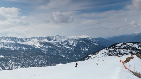 Skiers on snowy mountain slope — Stillmotion
