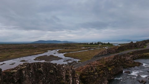 Rocky landscape under cloudy skies — Stillmotion