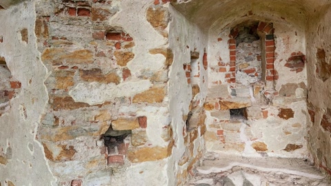 Ruined stone alcove with staircases — Stillmotion
