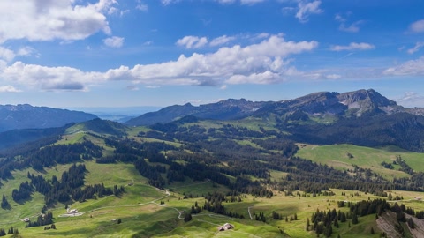 Mountain trail above alpine valley — Stillmotion
