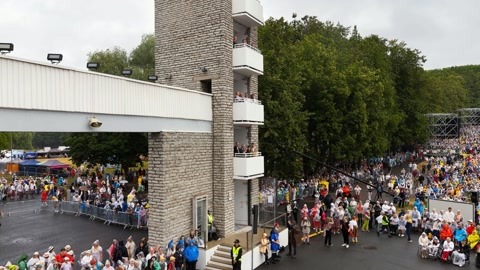 Large outdoor crowd at stage — Stillmotion