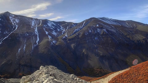 Rocky mountain alpine lake landscape — Stillmotion