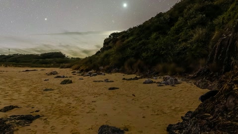 Rocky cliff under starry sky — Stillmotion