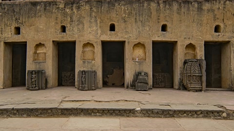 Historic stone courtyard with stepwell — Stillmotion