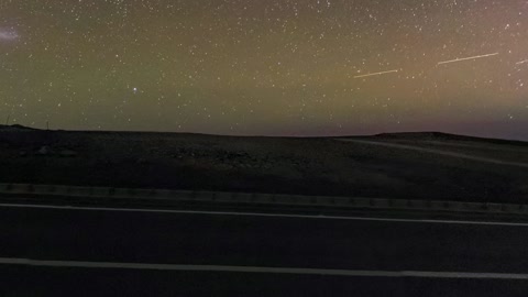 A milky arc over Paranal — Stillmotion