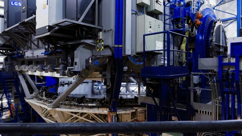A view inside a VLT Unit Telescope — Stillmotion